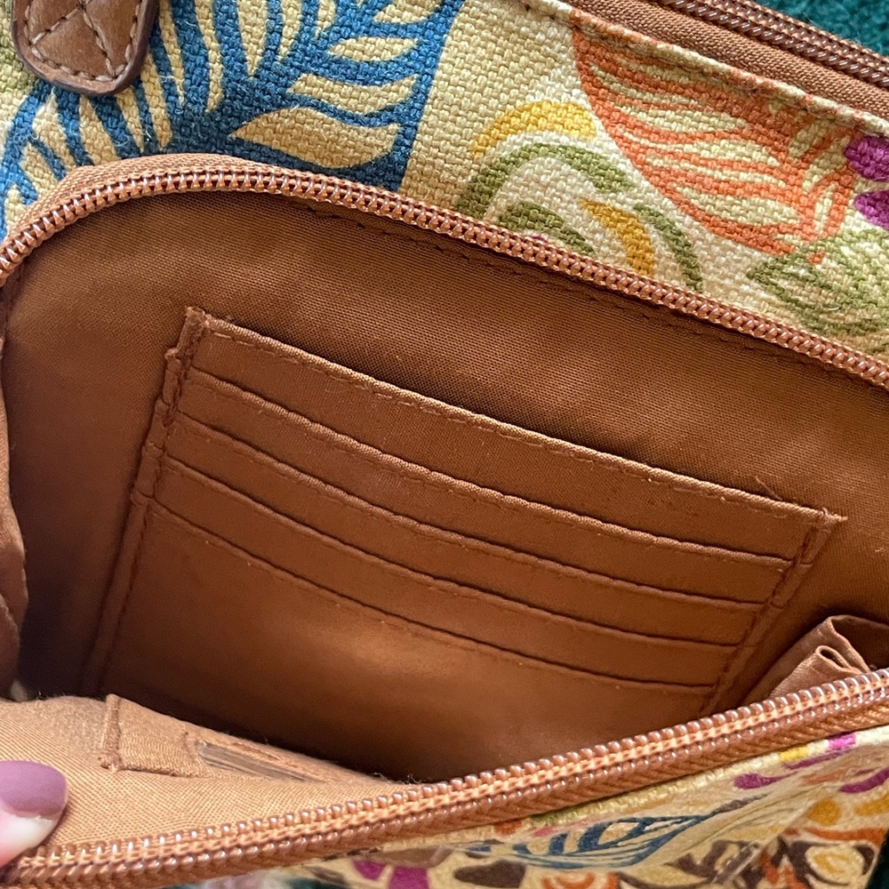 Relic Multicolor Leaf Pattern Crossbody Bag - Picture 2 of 5